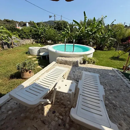 Tower Traditional Pool Case de vacanță Kremastí