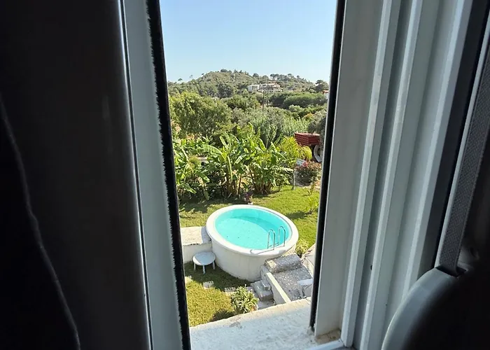 Tower Traditional Pool * Kremastí