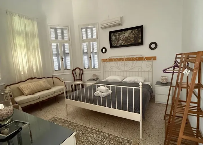 Tower Traditional Pool Tatil Evi *