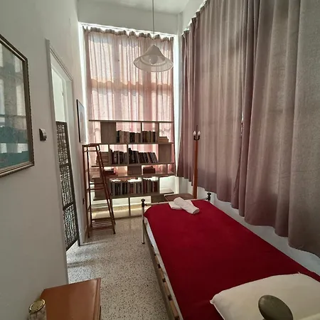 Tower Traditional Pool Kremastí