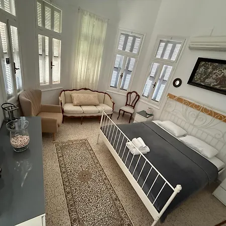 別荘 Tower Traditional Pool クレマスティ