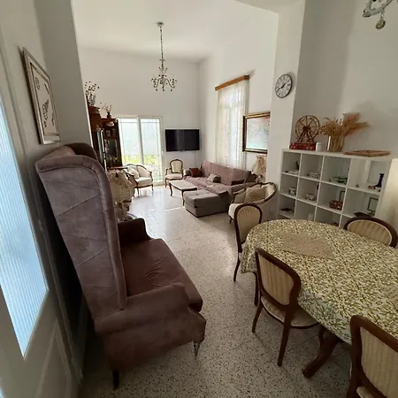 Tower Traditional Pool Casa vacanze